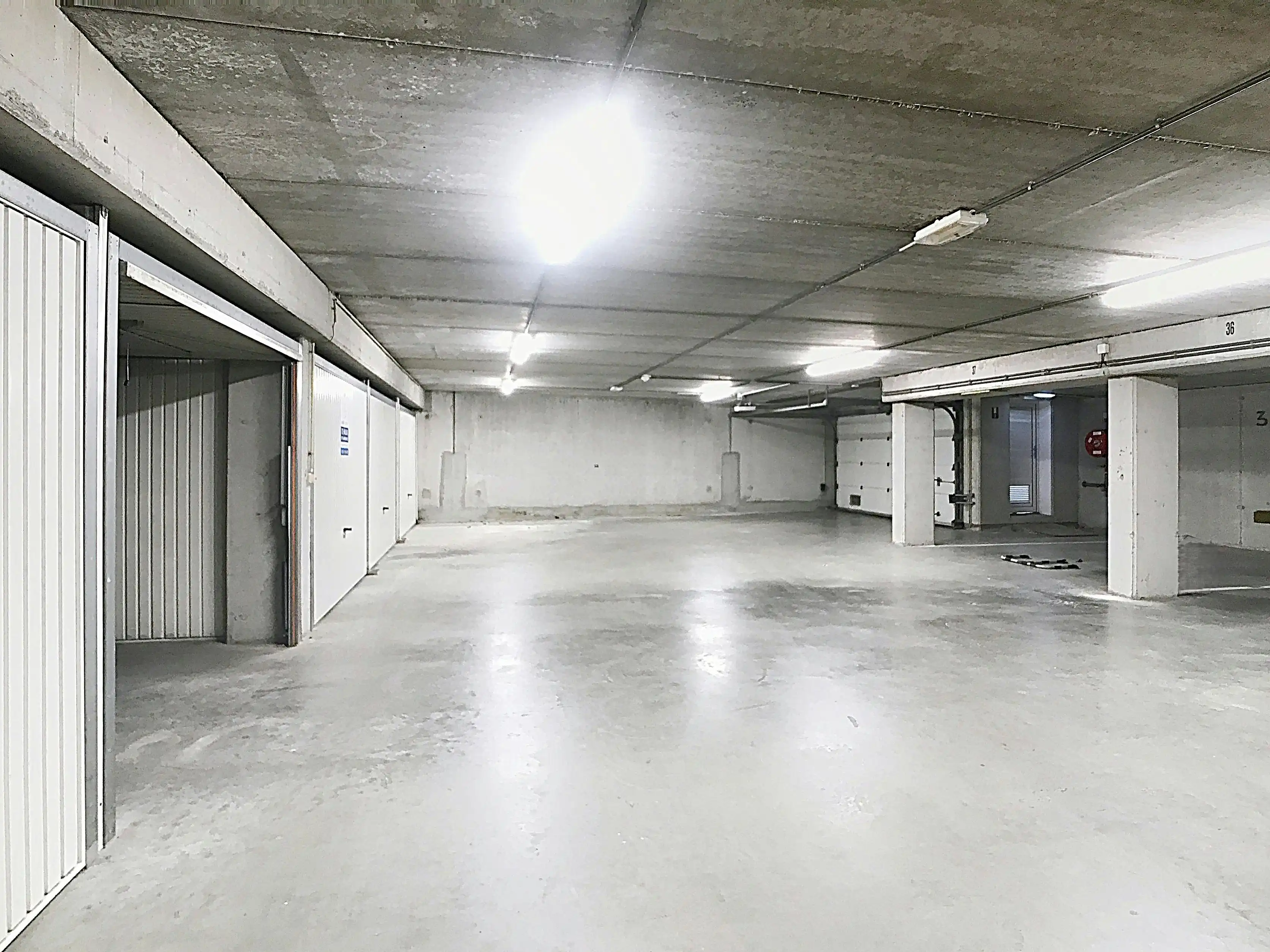 Ruime garagebox op topligging te Duinenweg! foto 3