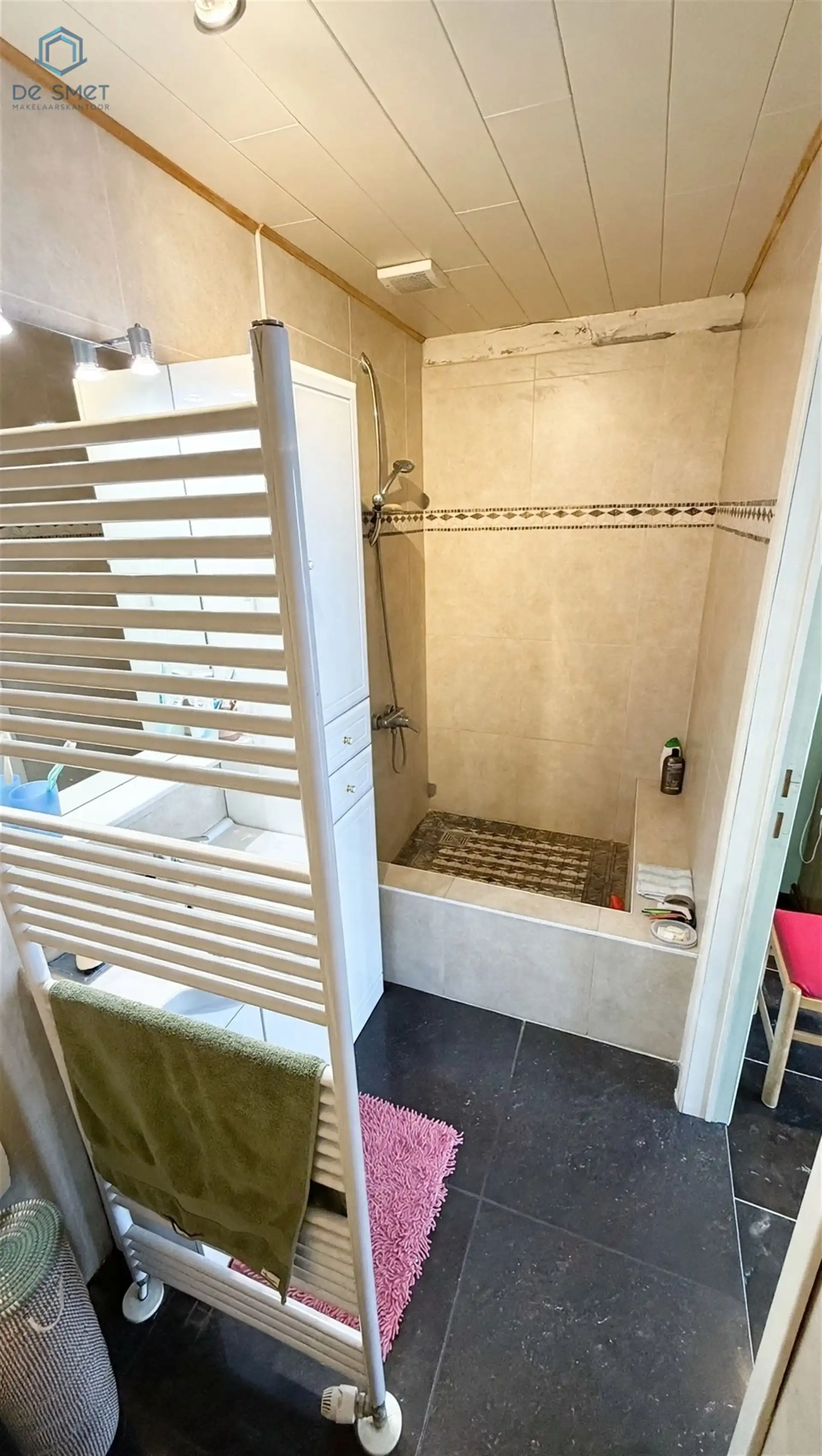 INSTAPKLARE WONING MET 4 SLAAPKAMERS, GARAGE EN VEELZIJDIG BIJGEBOUW foto 23