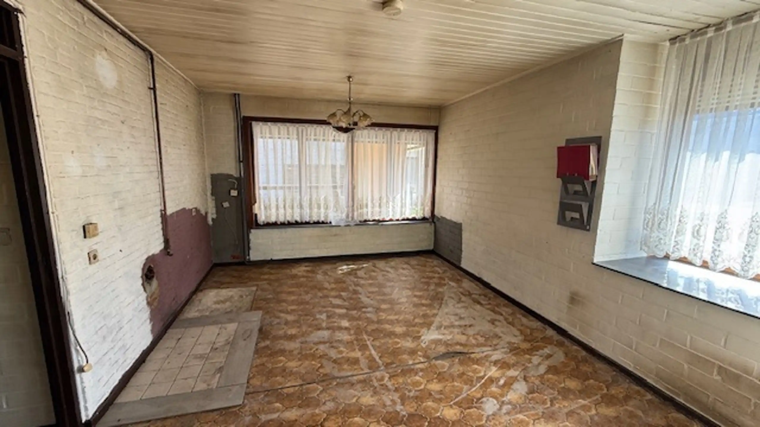 Te renoveren woning in een rustige en groene omgeving foto 4