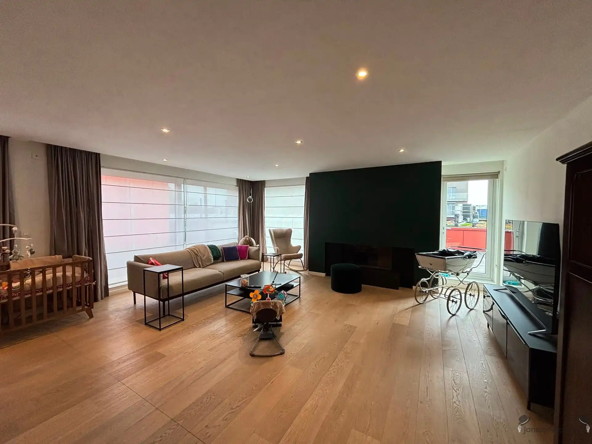 Ruim prachtig afgewerkt appartement met 3 slaapkamers en groot terras te huur in Boom foto {{pictureIndex}}