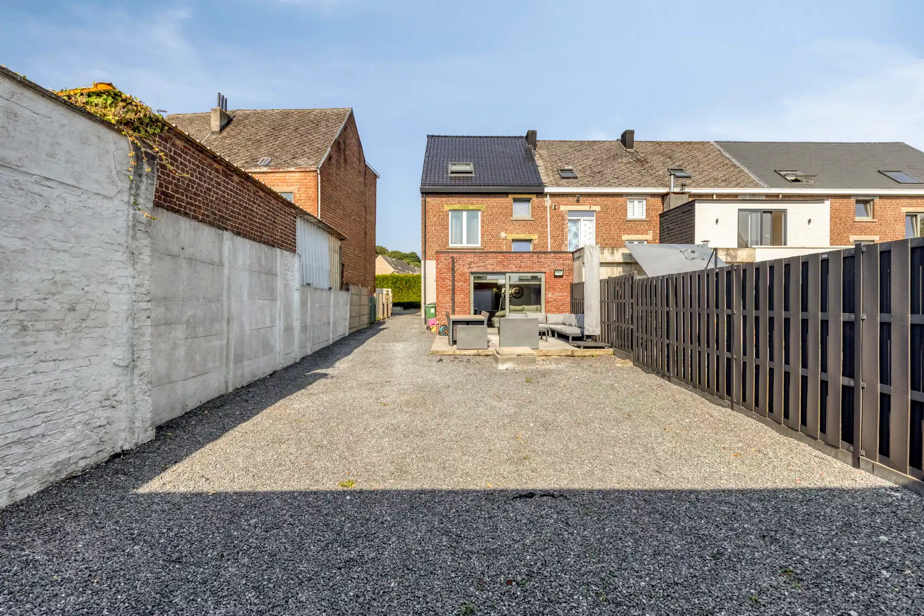 Instapklare HOB met 3 slaapkamers, tuin en 2 garages foto 23