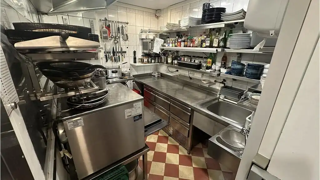 Overname instapklaar fonduehuis en restaurant in Brugge foto 6