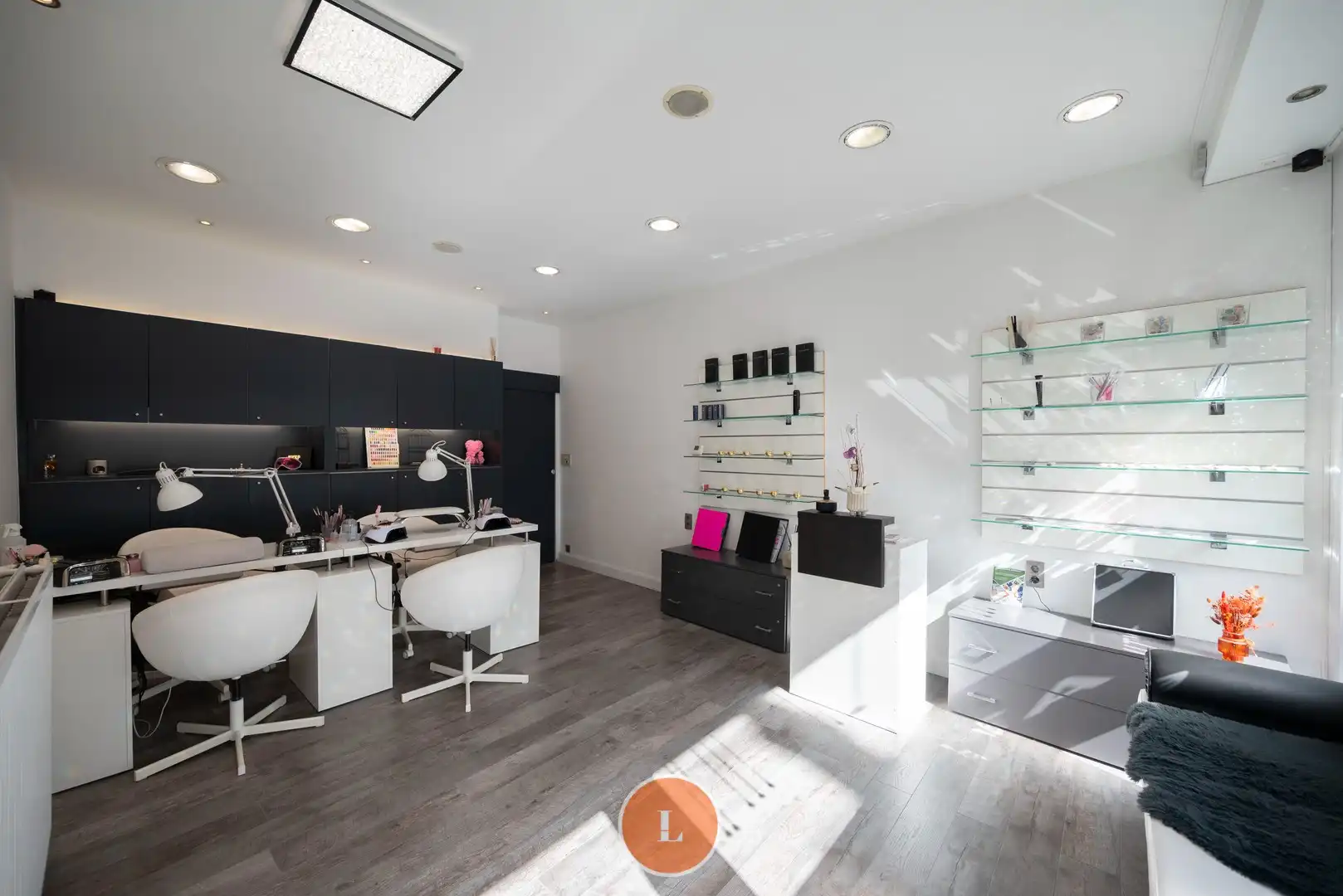 Te koop handelspand met woonst centrum Menen foto 4