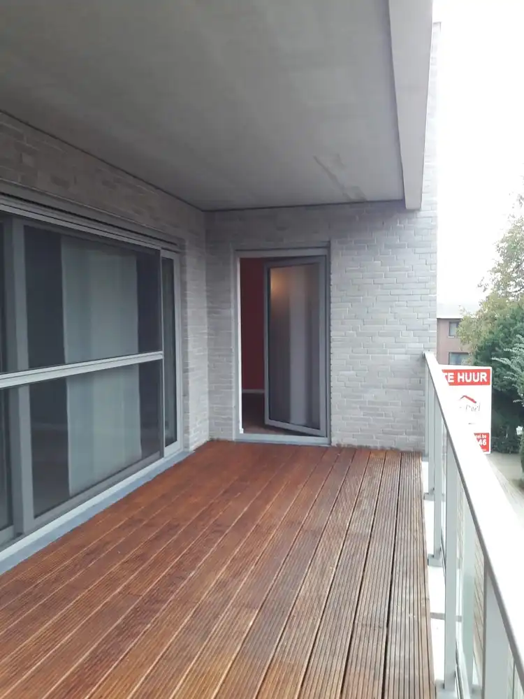 Instapklaar 2-slaapkamerappartement met zonnig terras in hartje Beringen foto 10