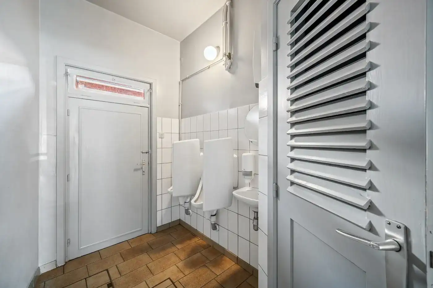 Unieke combinatie: 70 m² handelsruimte + woning met 4 slpks foto 10