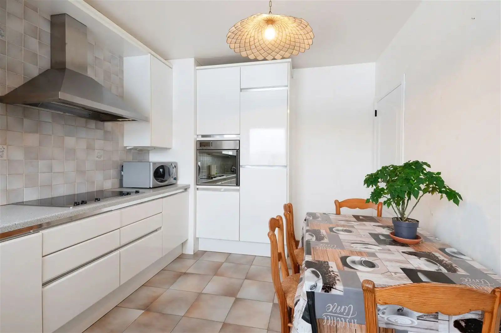 Rustig gelegen gezinswoning met tuin op 12are90 foto 4