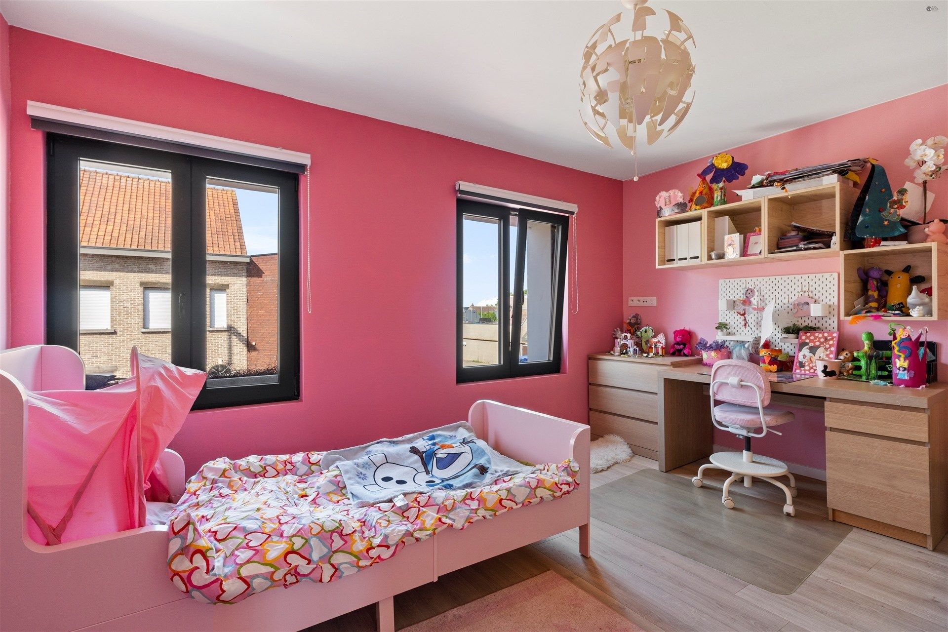Deels gerenoveerde rijwoning te centrum Stekene foto 16