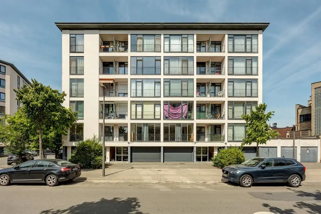 te renoveren appartement met twee slaapkamers foto 18