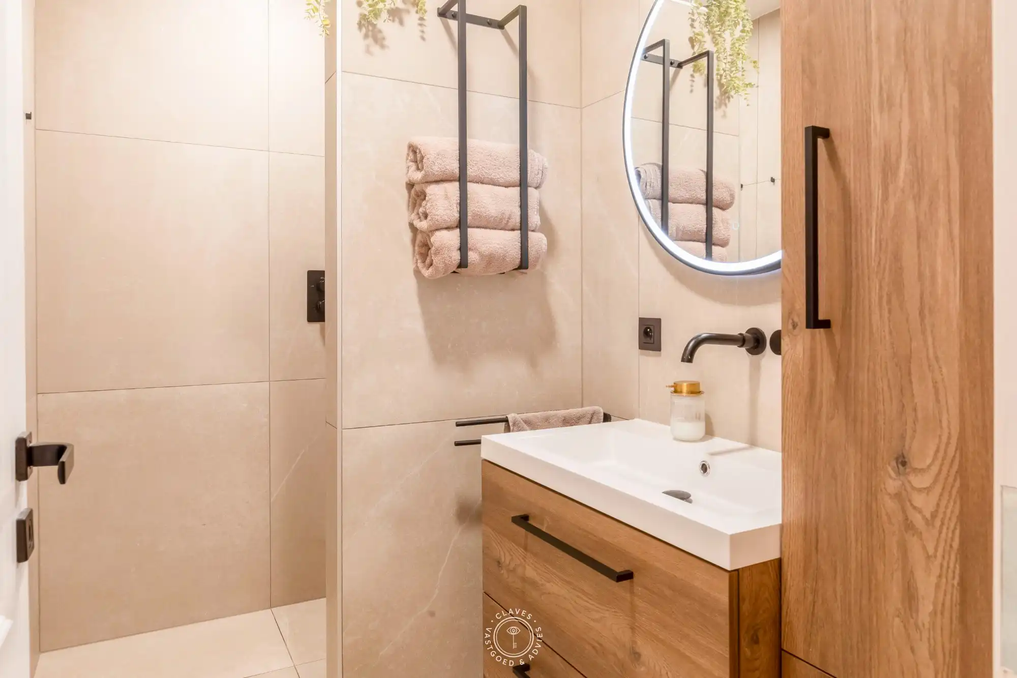 Modern vernieuwd 3-slaapkamerappartement op TOP-locatie foto 10