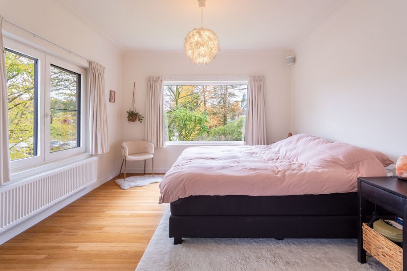 Karaktervolle eigendom met een zee van ruimte, luxueuze afwerking, top locatie! foto 23