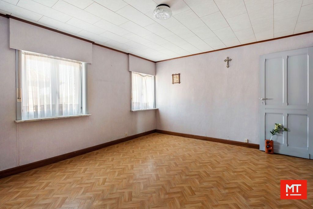 Te renoveren woning in een rustige buurt te Geluwe foto 8
