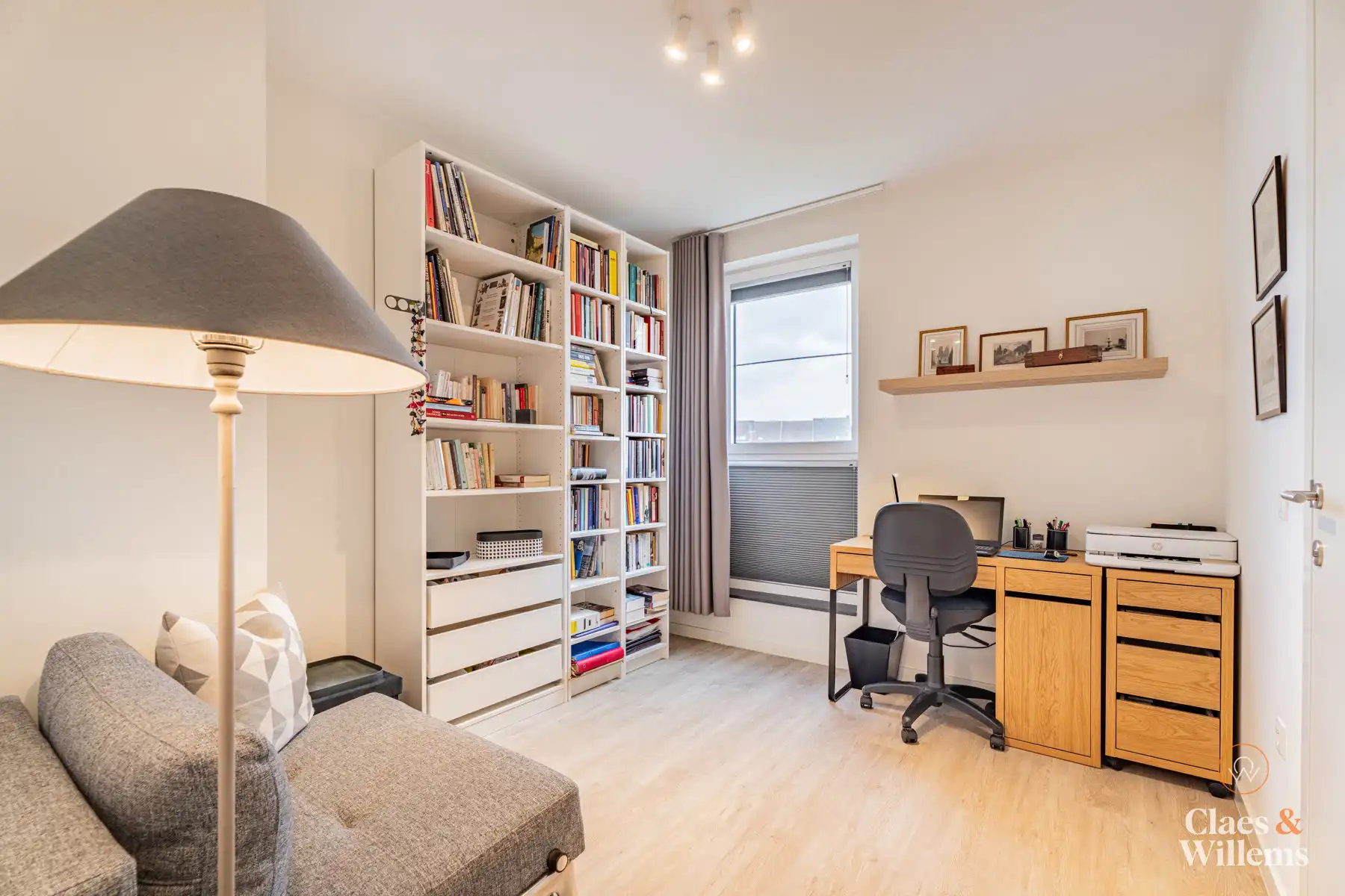 Stijlvol 3 slaapkamer appartement met terras te Halle foto 18