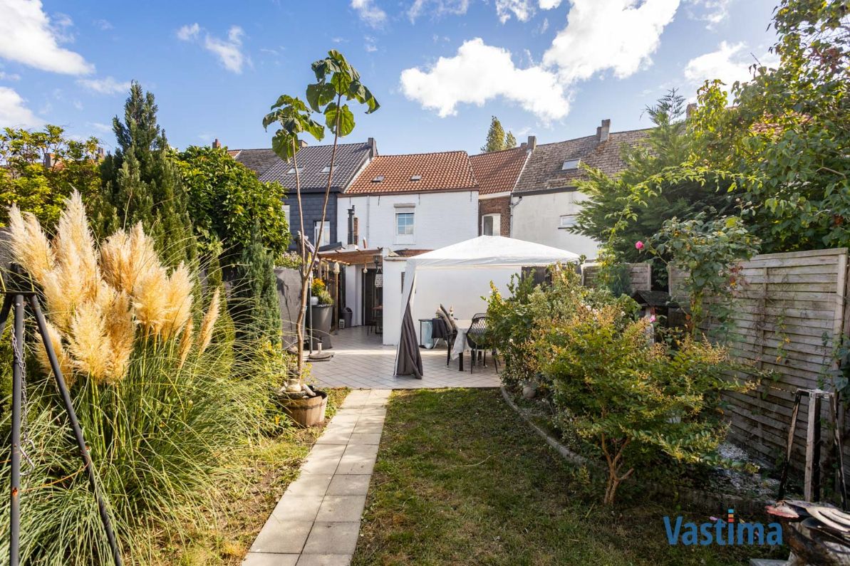 Licht op te frissen gezins- of starterswoning met tuin in Aalst foto 29