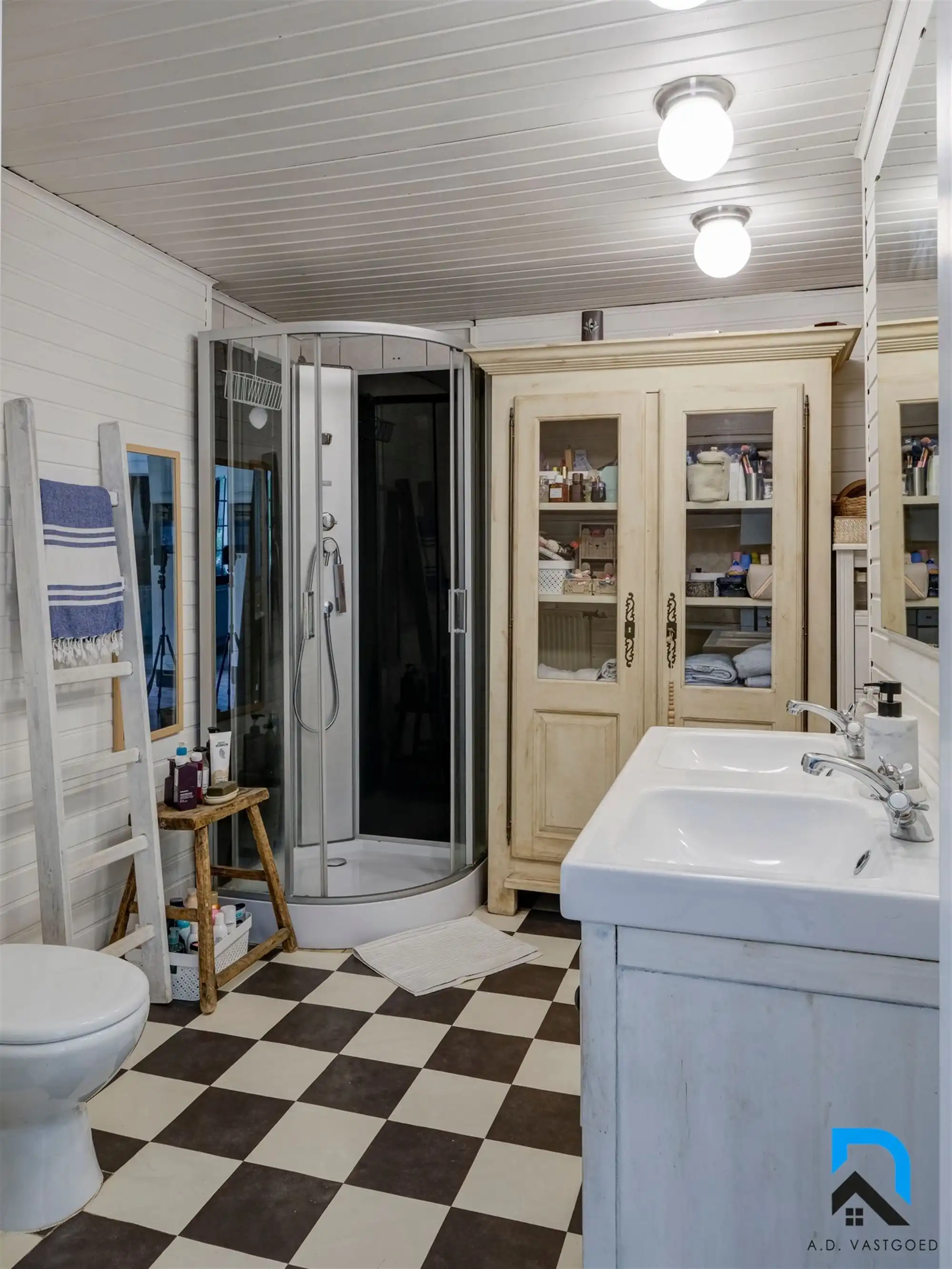 Mooie woning met tuin op toplocatie foto 10