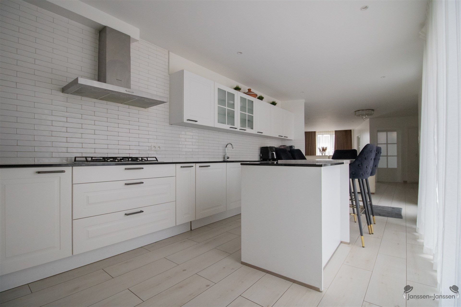 Recent gerenoveerde woning met 4 slaapkamers op 580 m².  foto 6