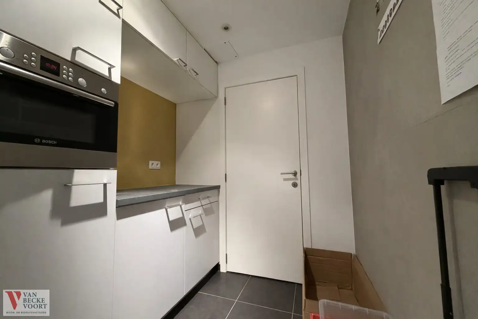 Handelsgelijkvloers 241m² in de Gouden Driehoek foto 7