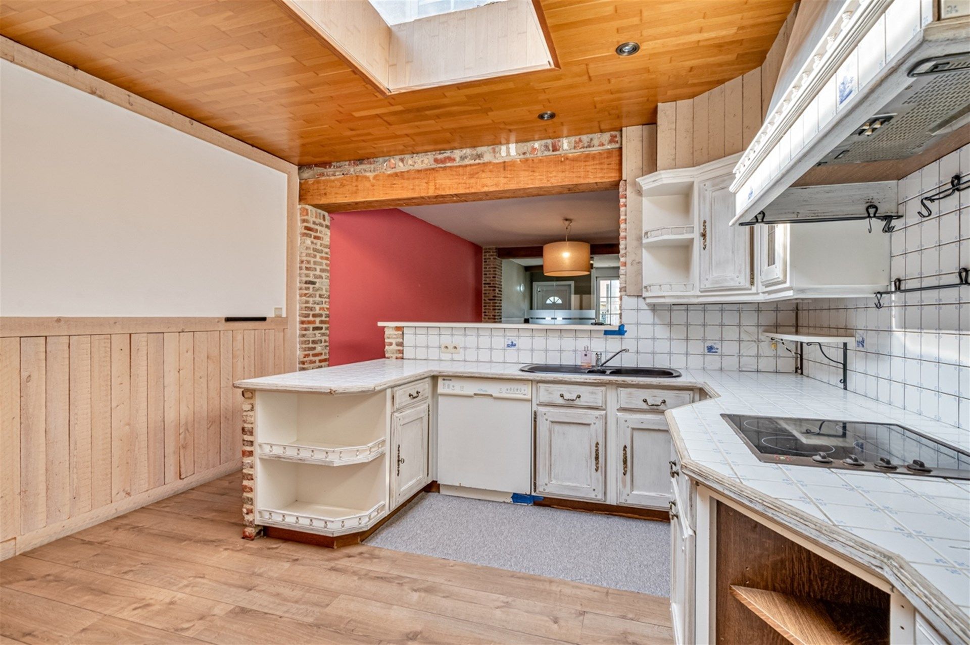 Ruime gezinswoning met vier slaapkamers en tuin in Ninove foto 8