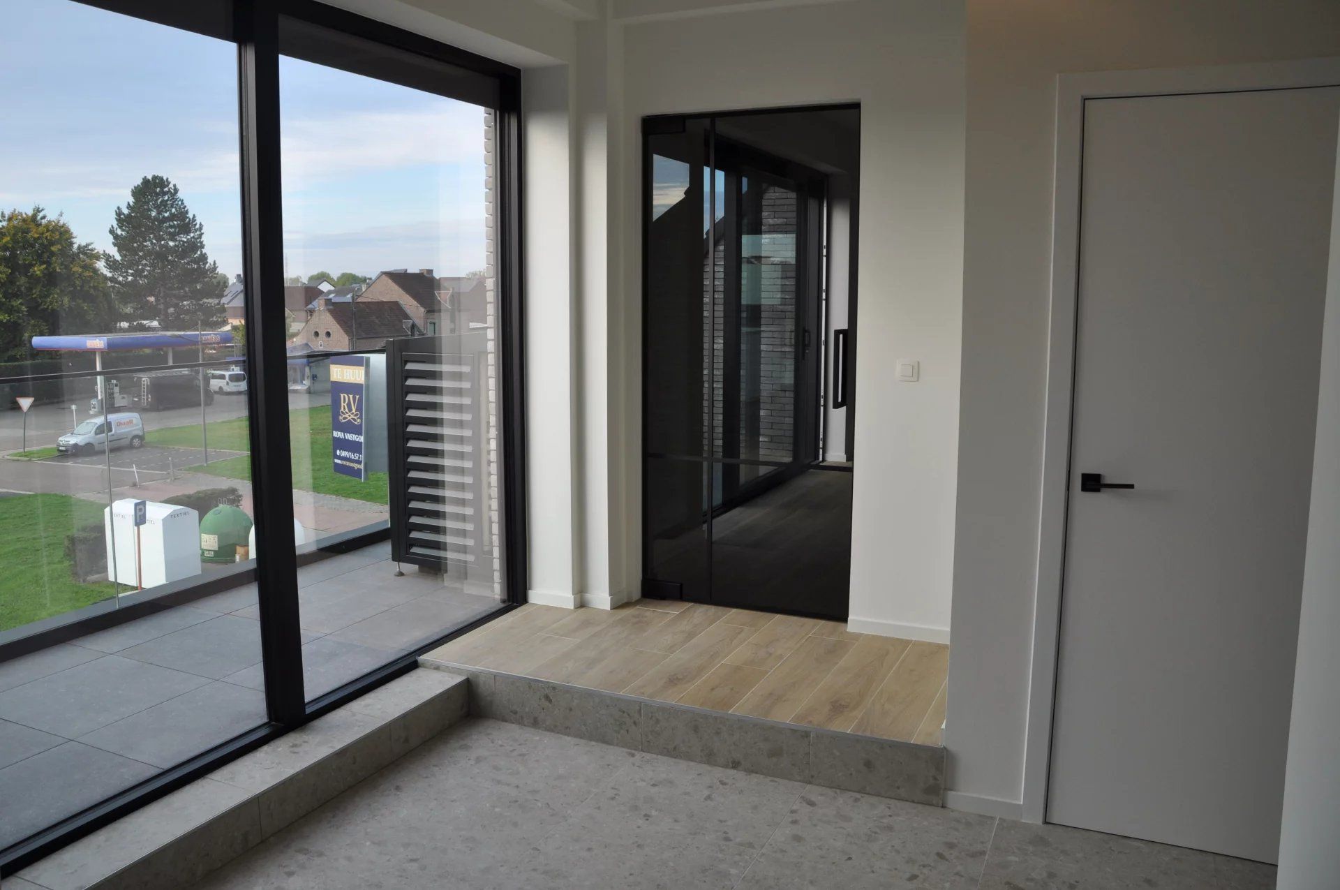 EXCLUSIEF EN KWALITATIEF NIEUWBOUWAPPARTEMENT VAN 163 M² MET 3 SLPK'S, 2 BADK'S EN RIANTE TERRASSEN IN MUNSTERBILZEN foto 5