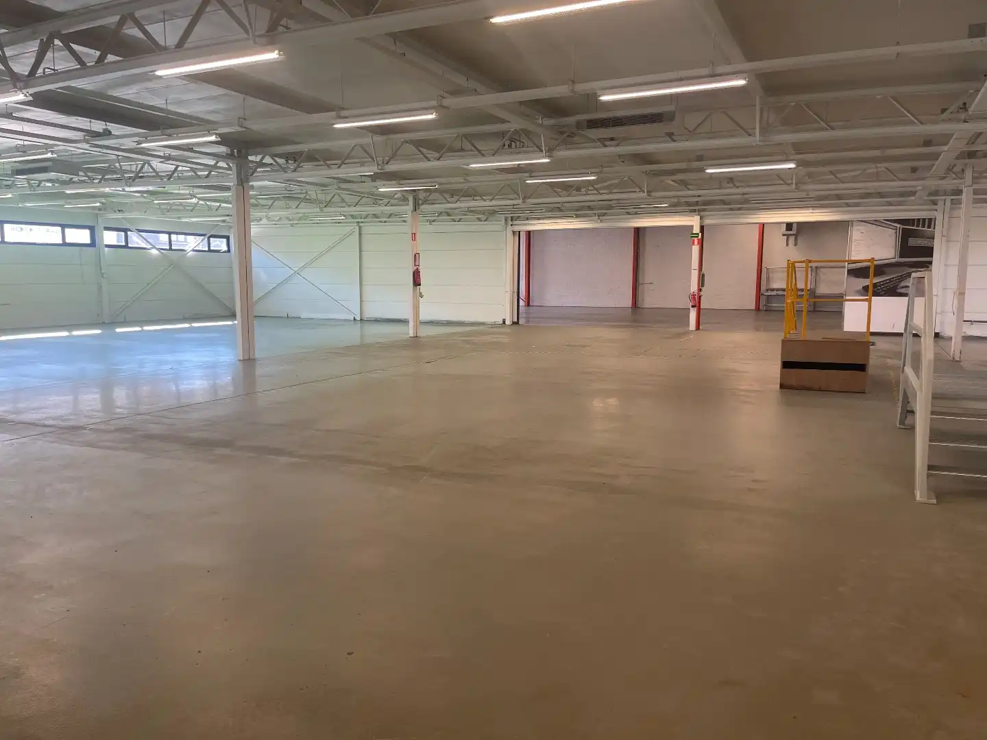 Industriële multifunctionele bedrijfsruimte van 1500m² in Hasselt met 2080 m² perceeloppervlakte en 50.00 parkeerplaatsen foto 18