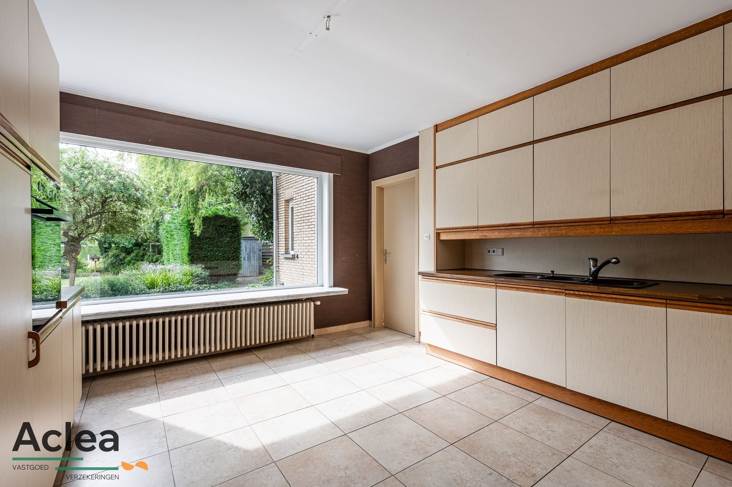 Ruime halfopen bebouwing met 5 slpks op strategische locatie in Zomergem foto 15