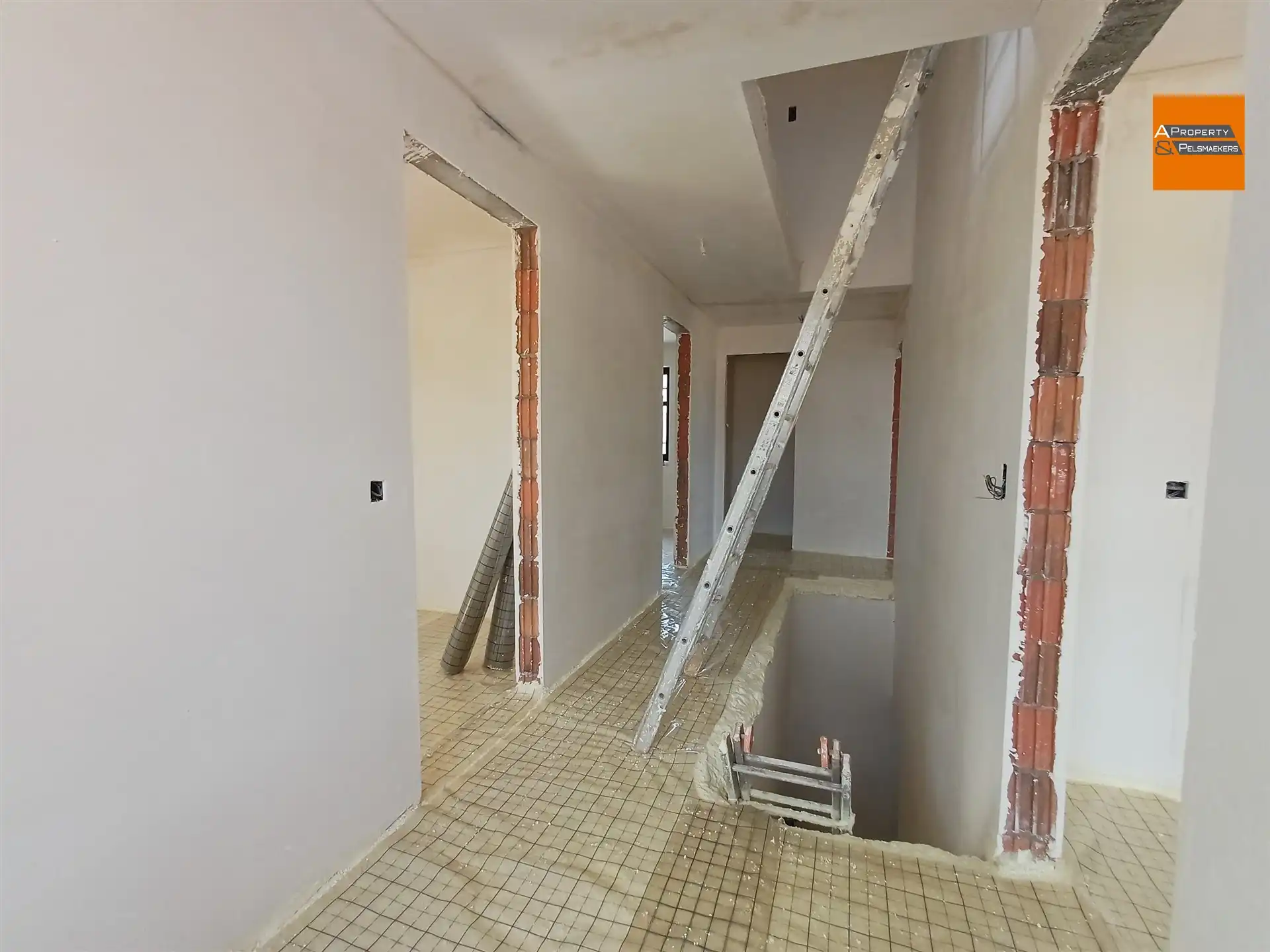 Nieuwbouwwoning met 4 slaapkamers en prachtig zicht op velden en bos foto 12