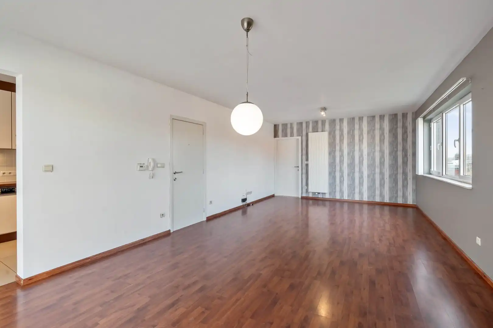 Lichtrijk 2-slaapkamerappartement met 2 terrassen + autostaanplaats in Zepperen (Sint-Truiden). foto 3