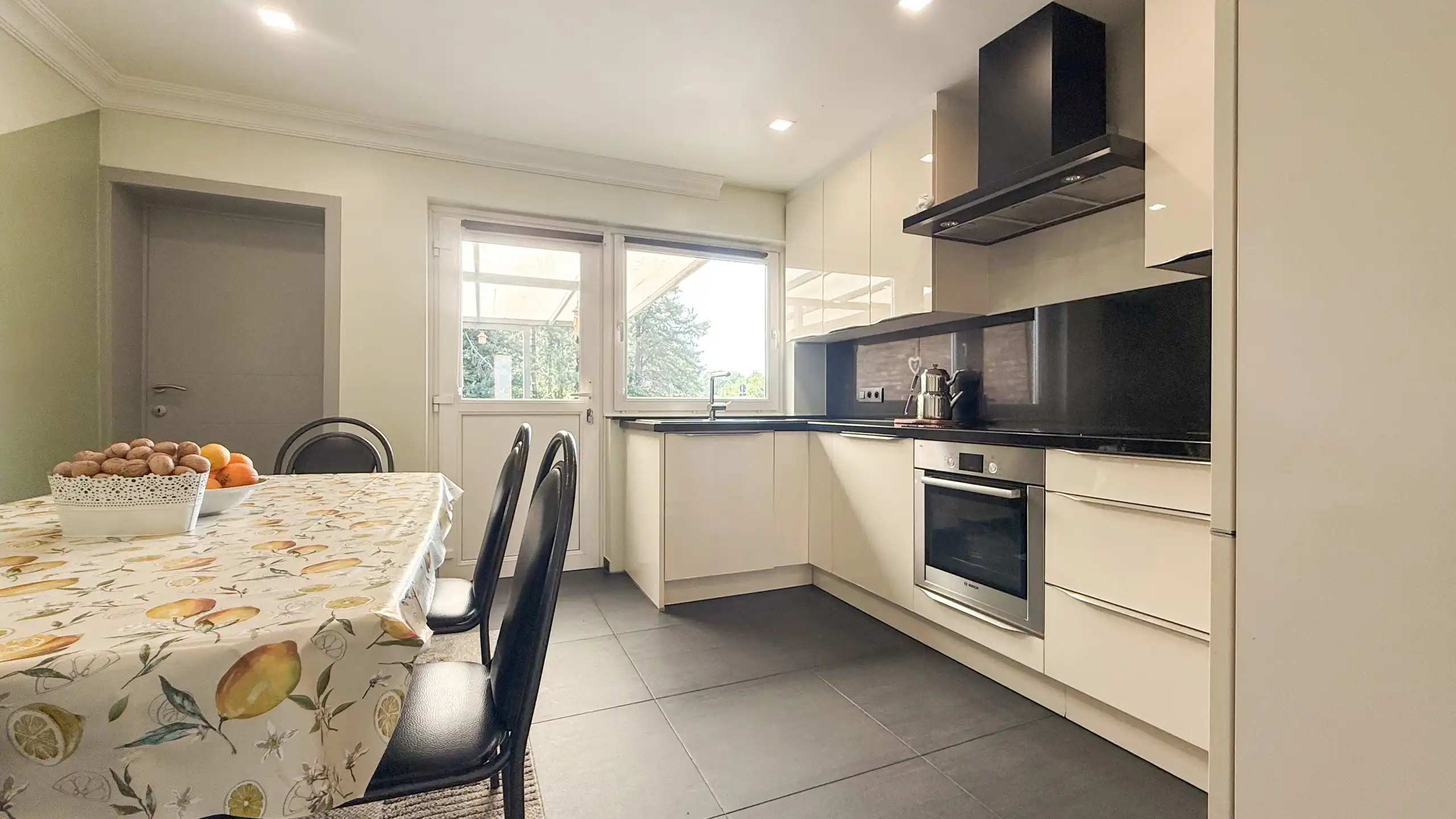 Instapklare woning met 3slpks, kelder en mooie tuin in Ham! foto 9