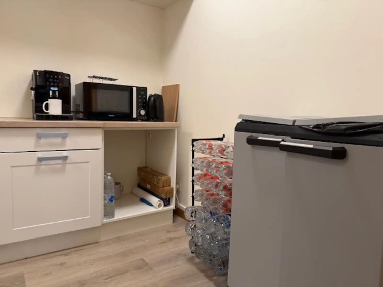 Te huur: kantoorruimte vlakbij E40 foto 13