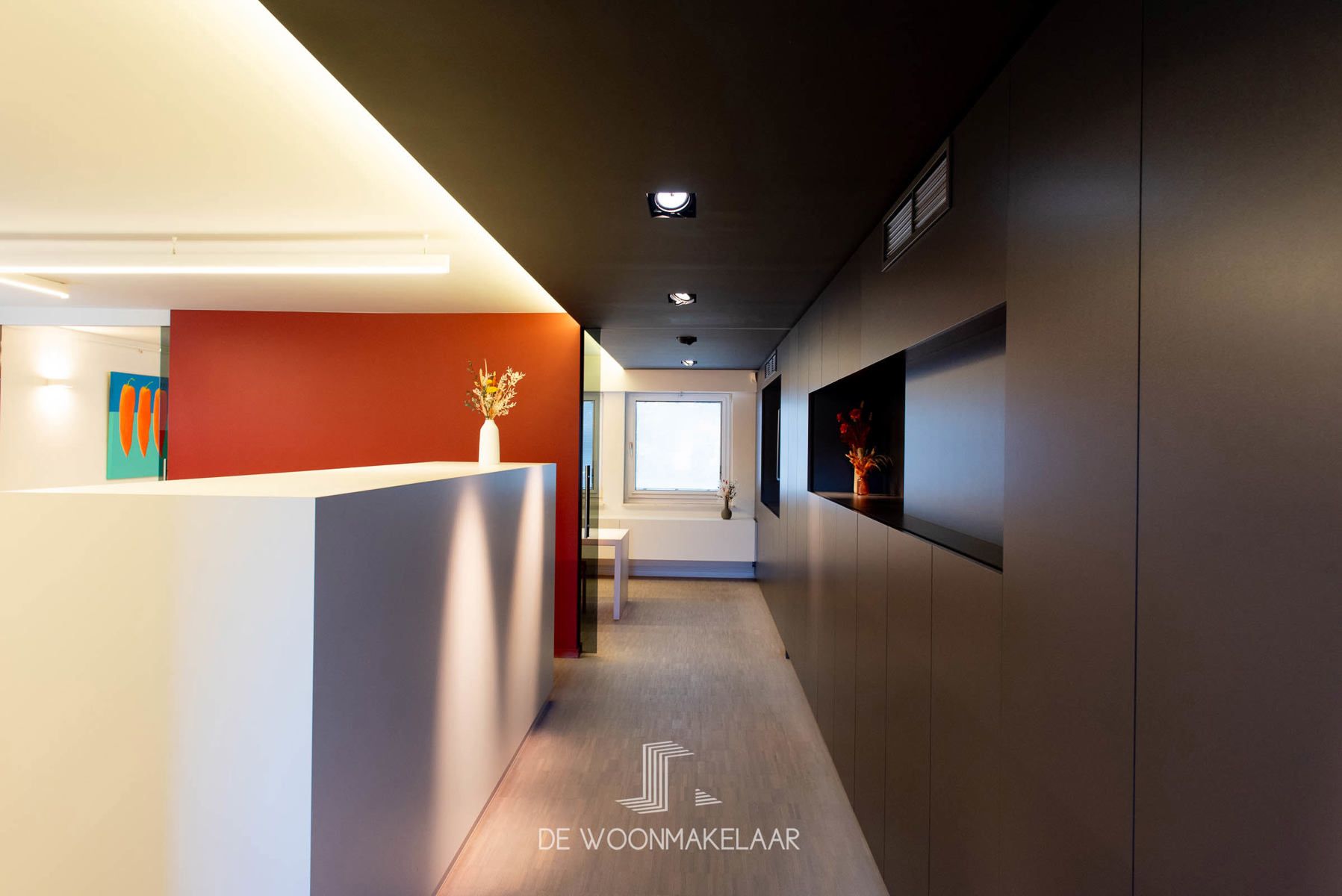 Veelzijdig gebouw centrum Aartselaar met kantoor en appartement foto {{pictureIndex}}