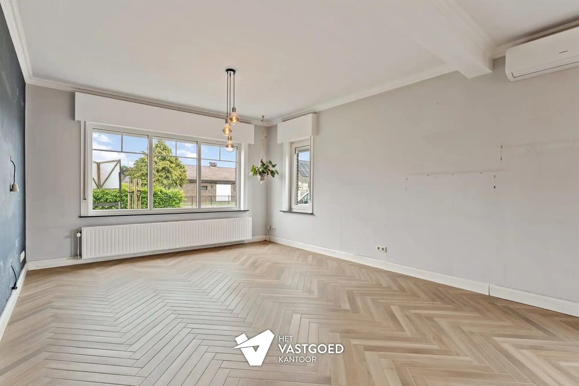 VOLLEDIG GERENOVEERDE WONING OP IDEALE LIGGING foto 4