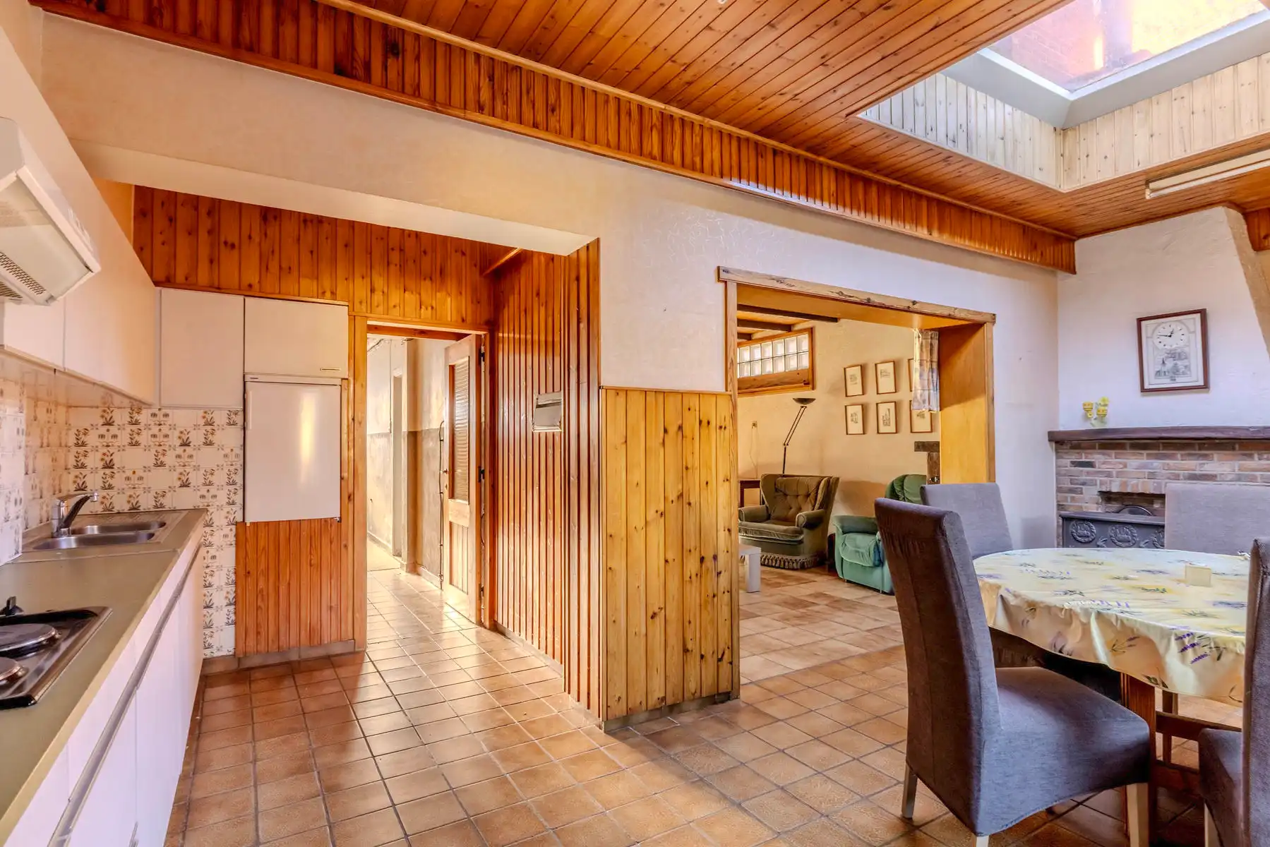 Te renoveren woning met 3 slpk, inpandige garage en tuin foto 10