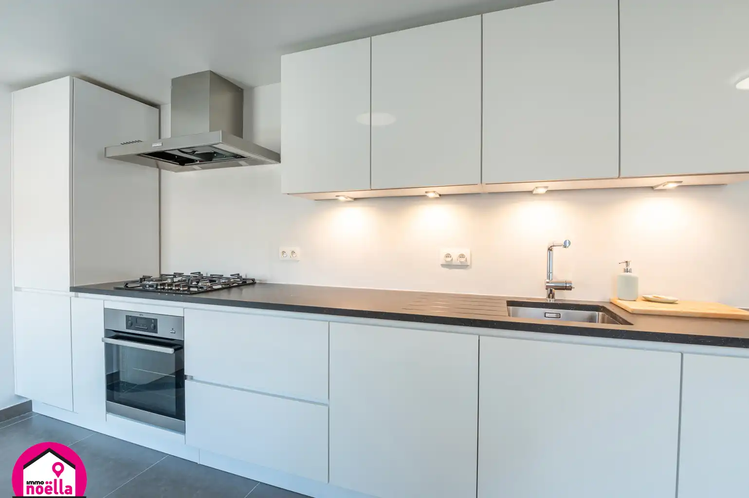 Half open bebouwing met garage en berging foto 19