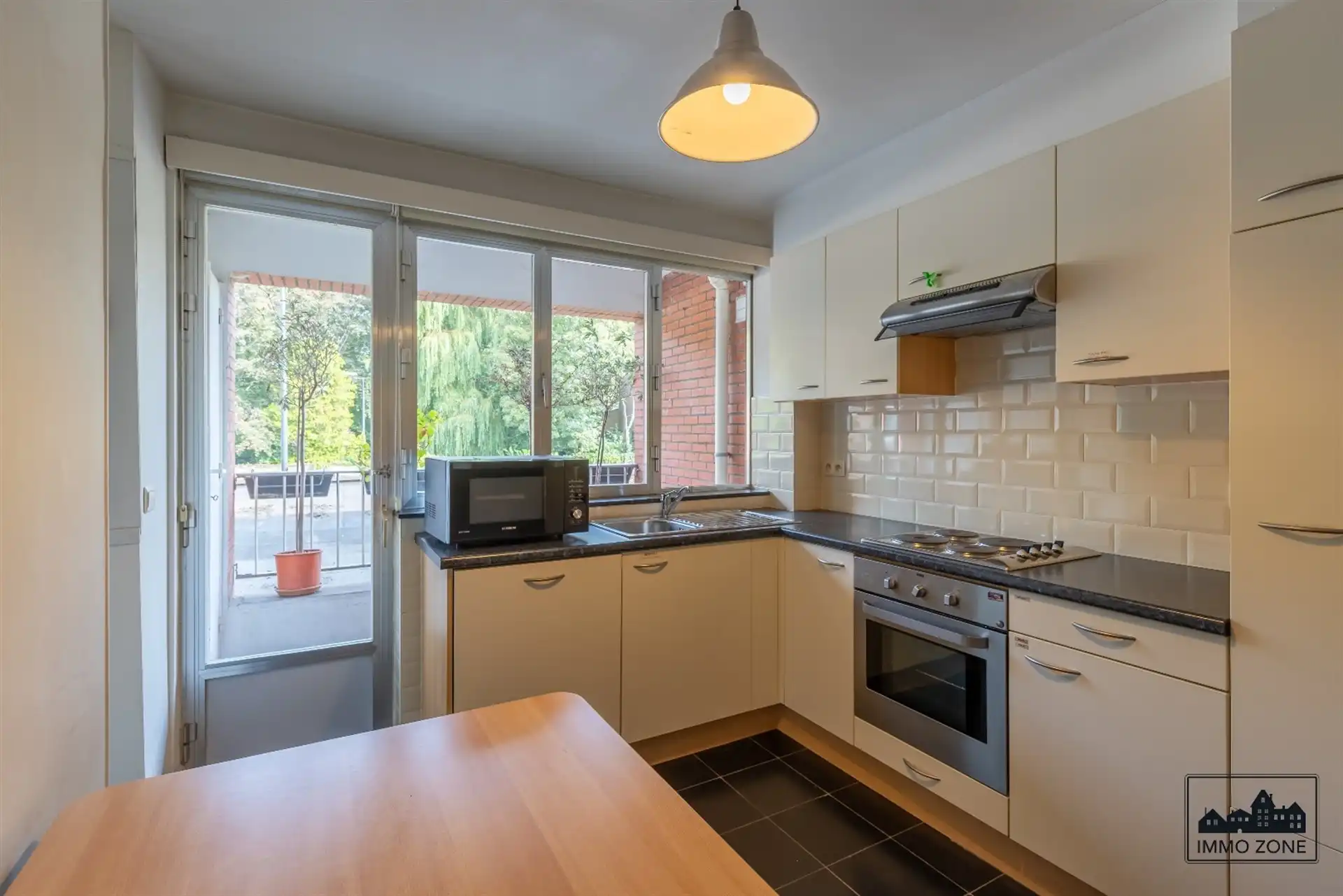 Gunstig gelegen 2 slaapkamer appartement met terras. foto 9