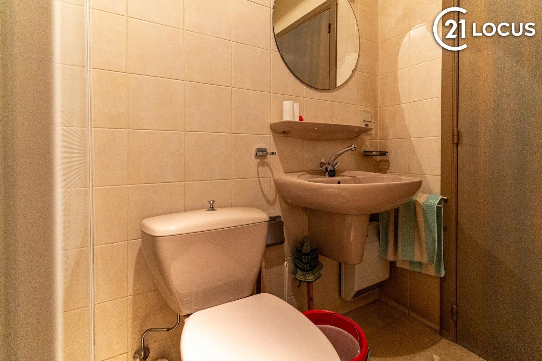 Mooi ruim & lichtrijk appartement centrum Kruibeke te Huur ! foto 14