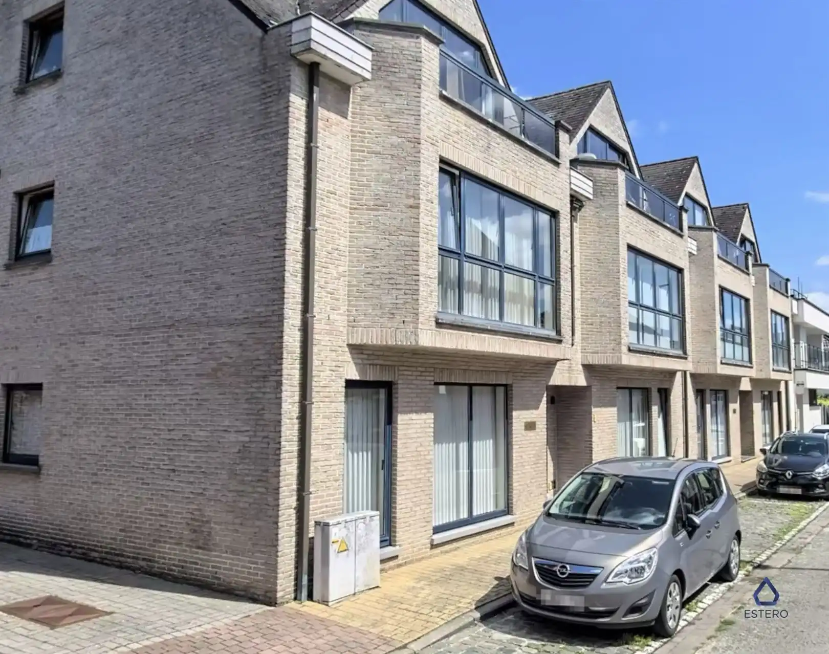 Appartement met 2 slaapkamers en garage in Iddergem foto {{pictureIndex}}