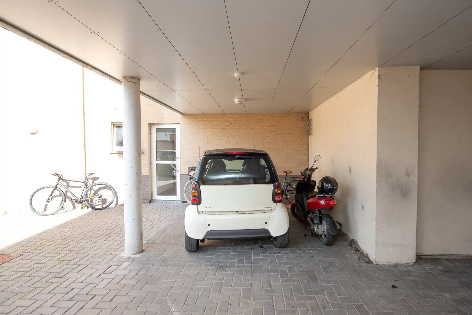 Centraal gelegen appartement met 2 slaapkamers, terras, berging en autostaanplaats TE KOOP in Waregem. foto 12