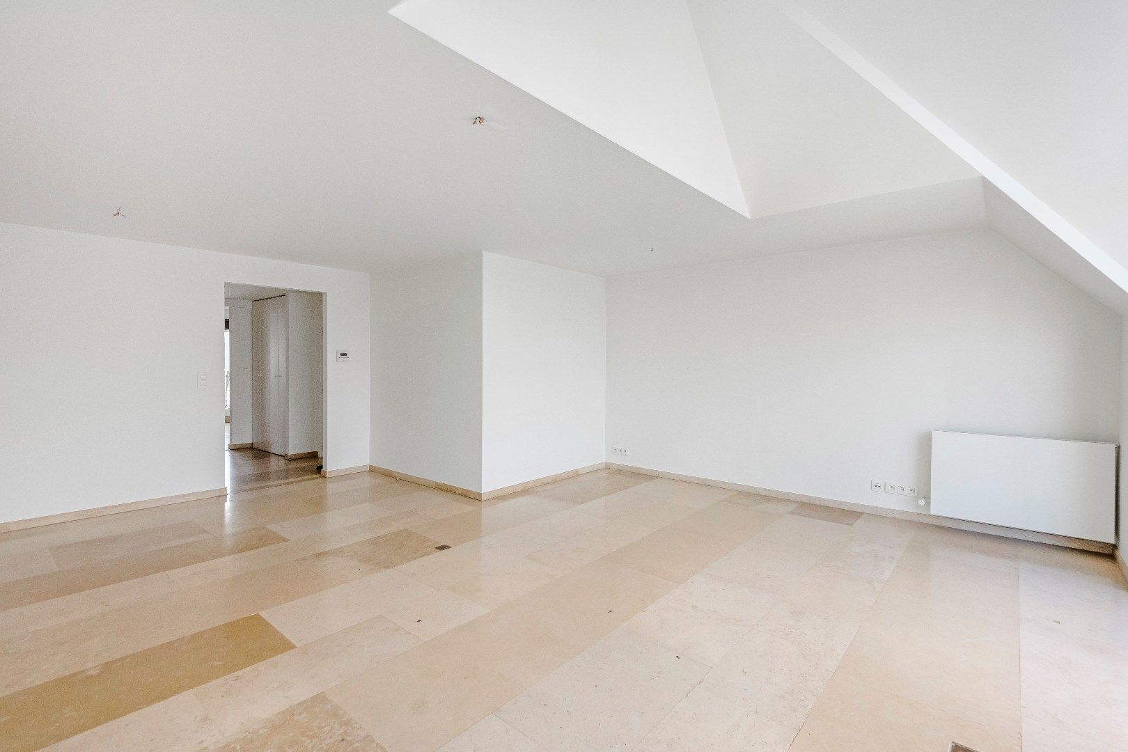 Duplex dakappartement met drie slaapkamers en zonnige terrassen gelegen vlakbij in de Dumortierlaan. foto 6