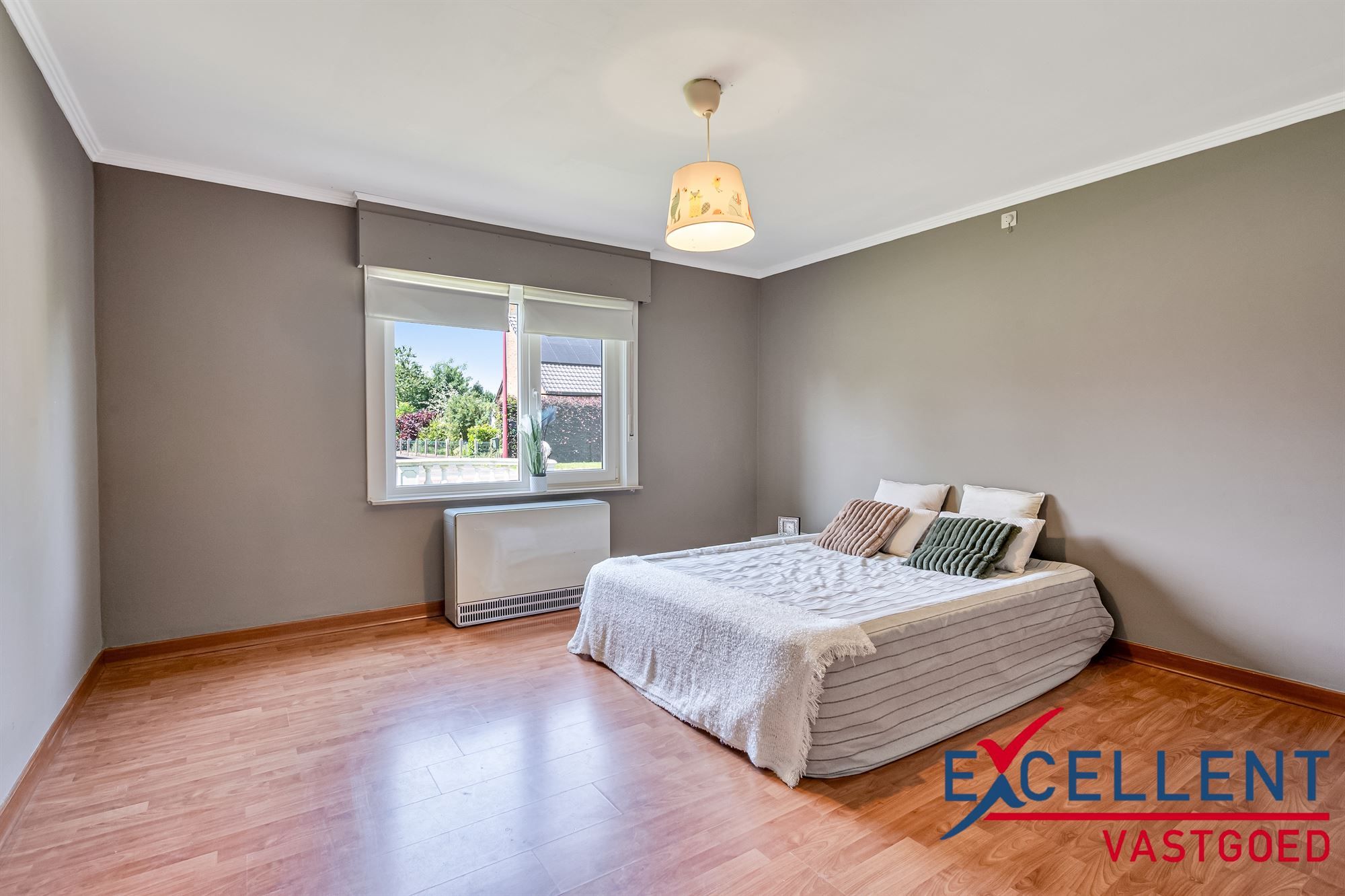 Ruime woning met veel potentieel op rustige locatie in Nevele te koop foto 10