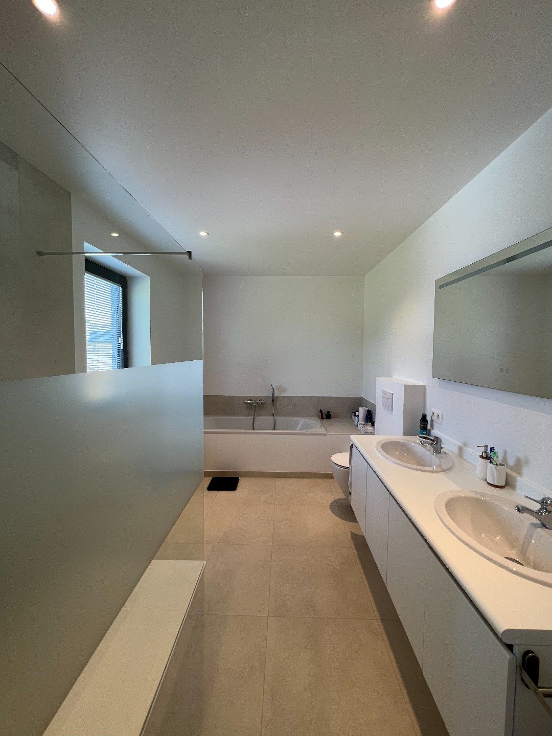 NIEUWBOUWWONING MET 3 SLAAPKAMERS EN TUIN IN IEPER foto 10