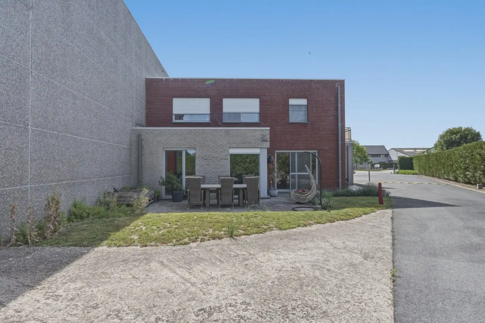 Bedrijfswoning met ruime loods van ca. 1.530 m² in de ambachtelijke zone van Eernegem foto 16
