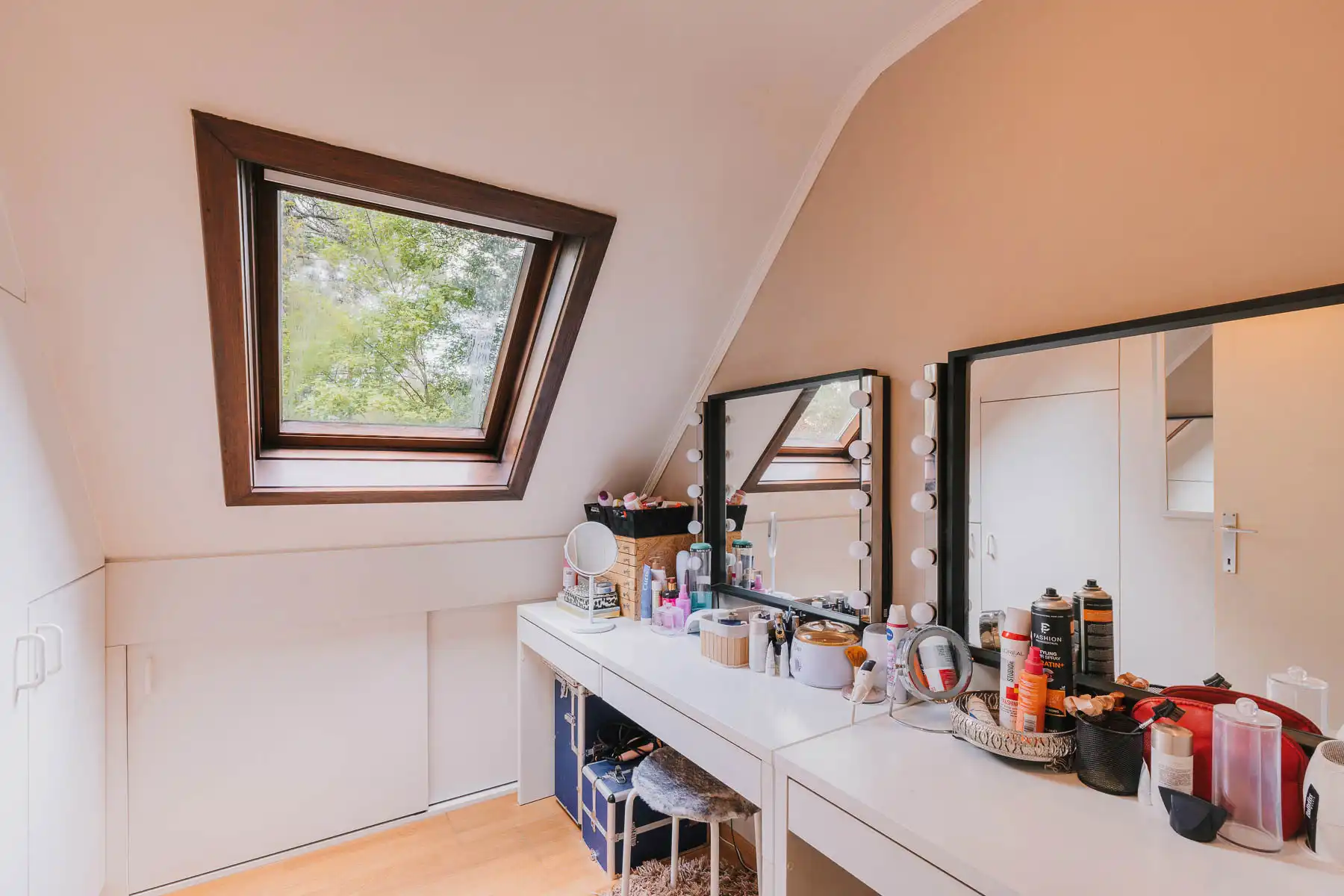 Karaktervolle woning op een uniek perceel in het groen foto 21