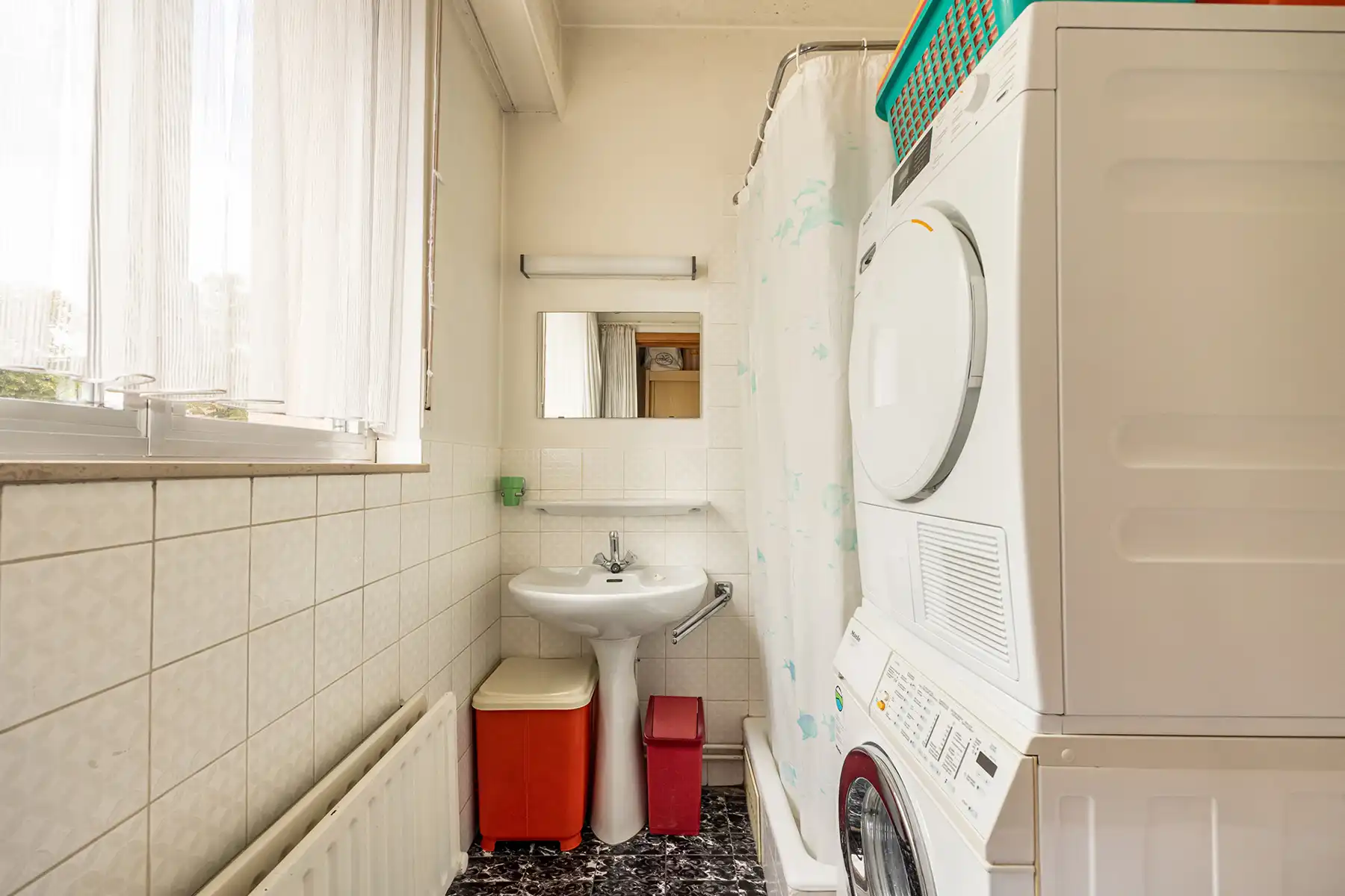 RUIM 3 SLAAPKAMERAPPARTEMENT MET TUIN & GARAGE foto 17