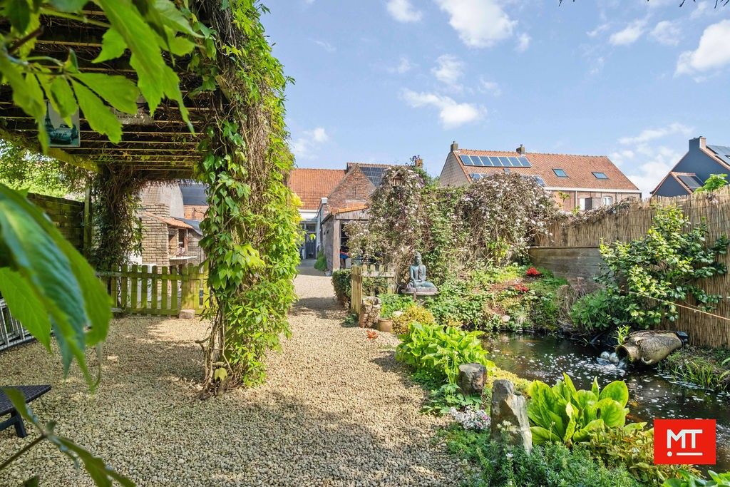 Te renoveren woning met 4 slpk, garage, zonnige tuin en uitweg in Dikkebus foto 21