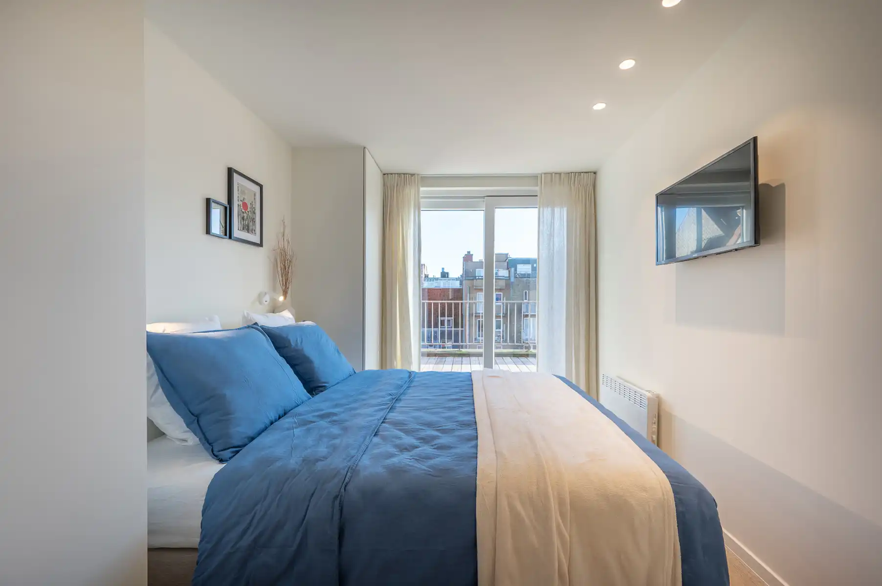 Gerenoveerde penthouse op enkele stappen van het strand foto 9