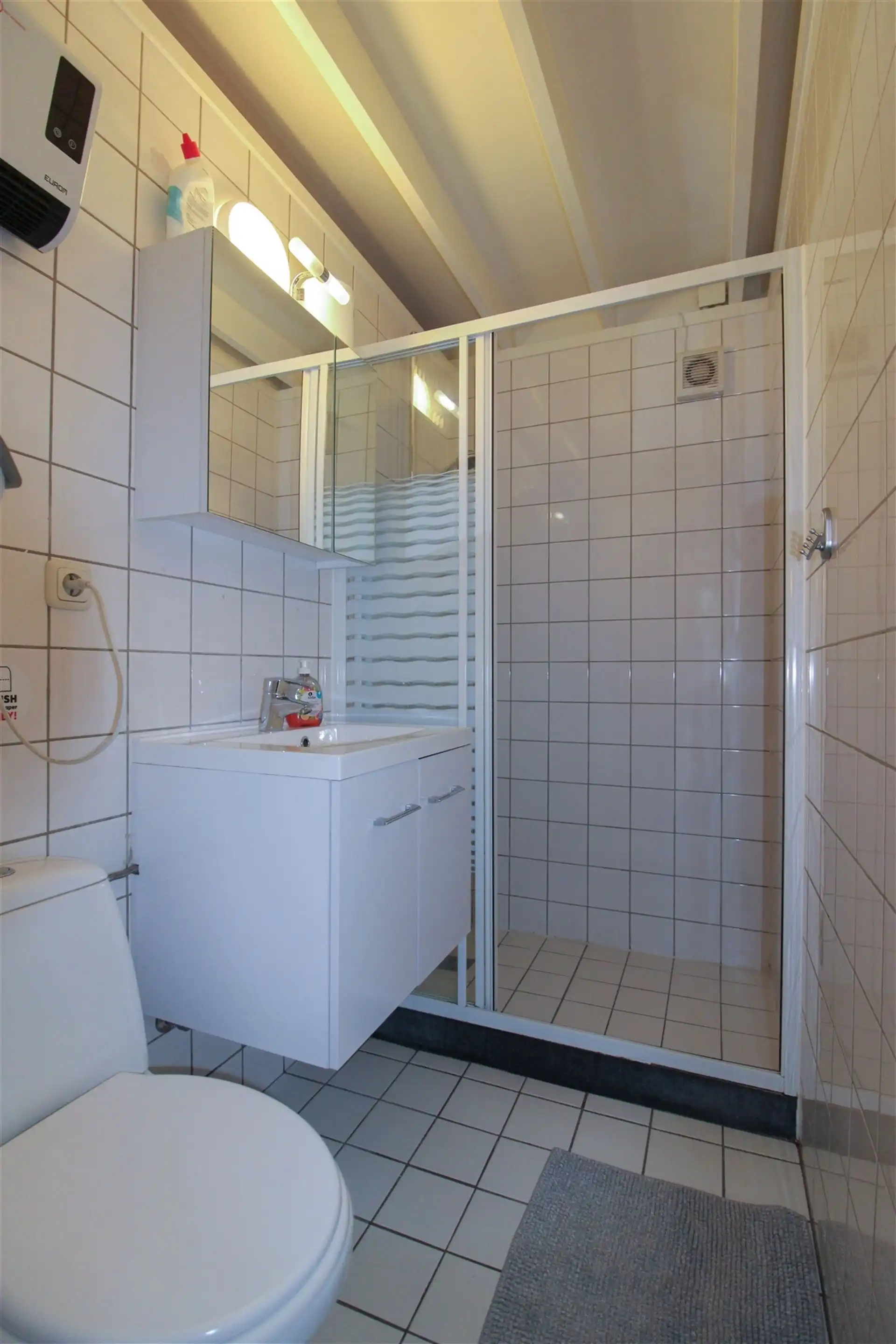 Vakantiewoning met 3 slaapkamers en ruime tuin op vakantiedomein Sonnevijver te Rekem! foto 7