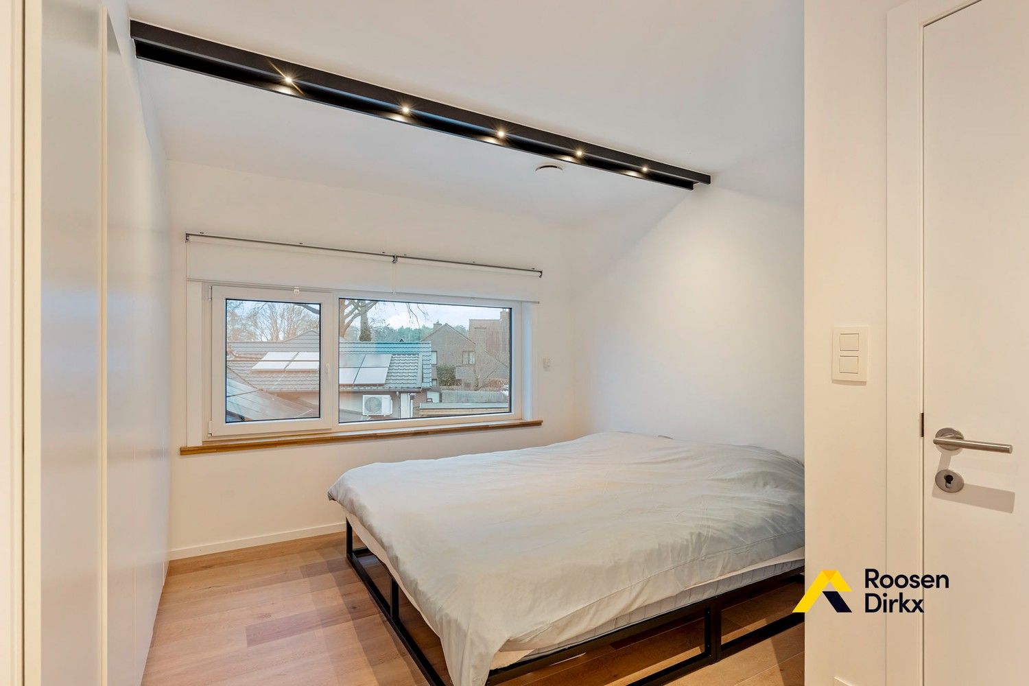 Instapklare volledig gerenoveerde vrijstaande gezinswoning met 3 slaapkamers op perceel van 617m² foto 19