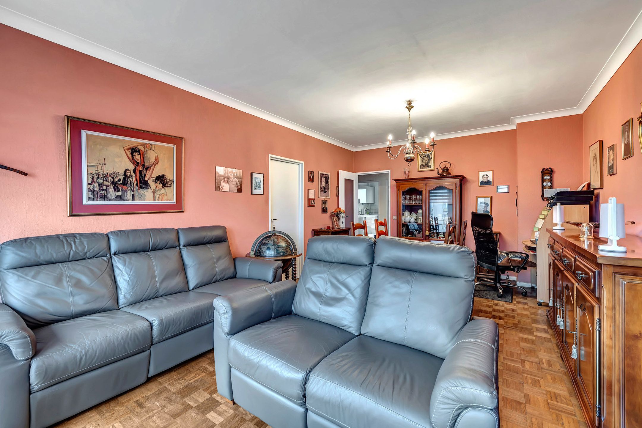 Instapklaar appartement  te koop in Koekelberg! foto 5