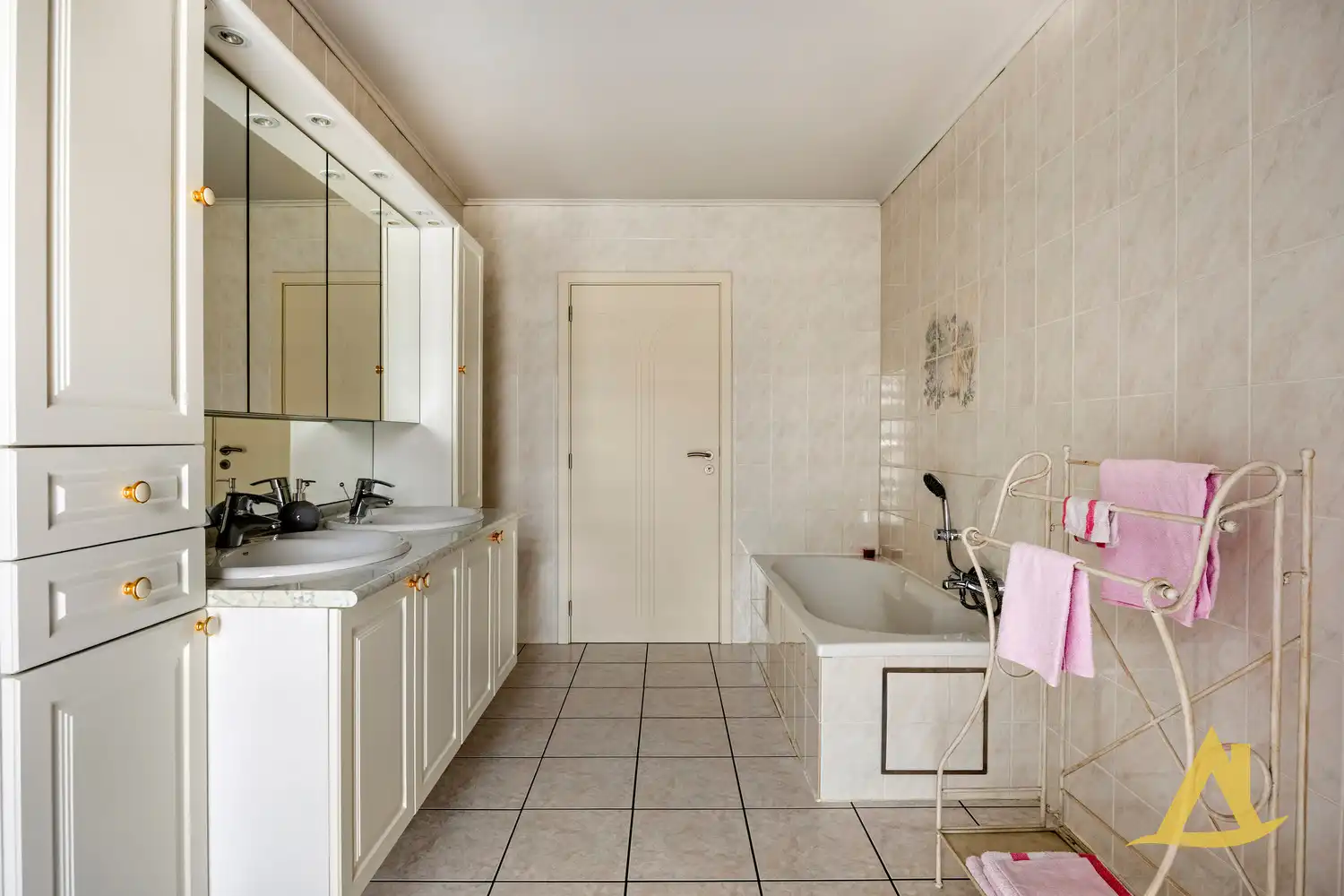 PRACHTIGE WONING IN LANDELIJKE STIJL TE LOKSBERGEN! foto 21