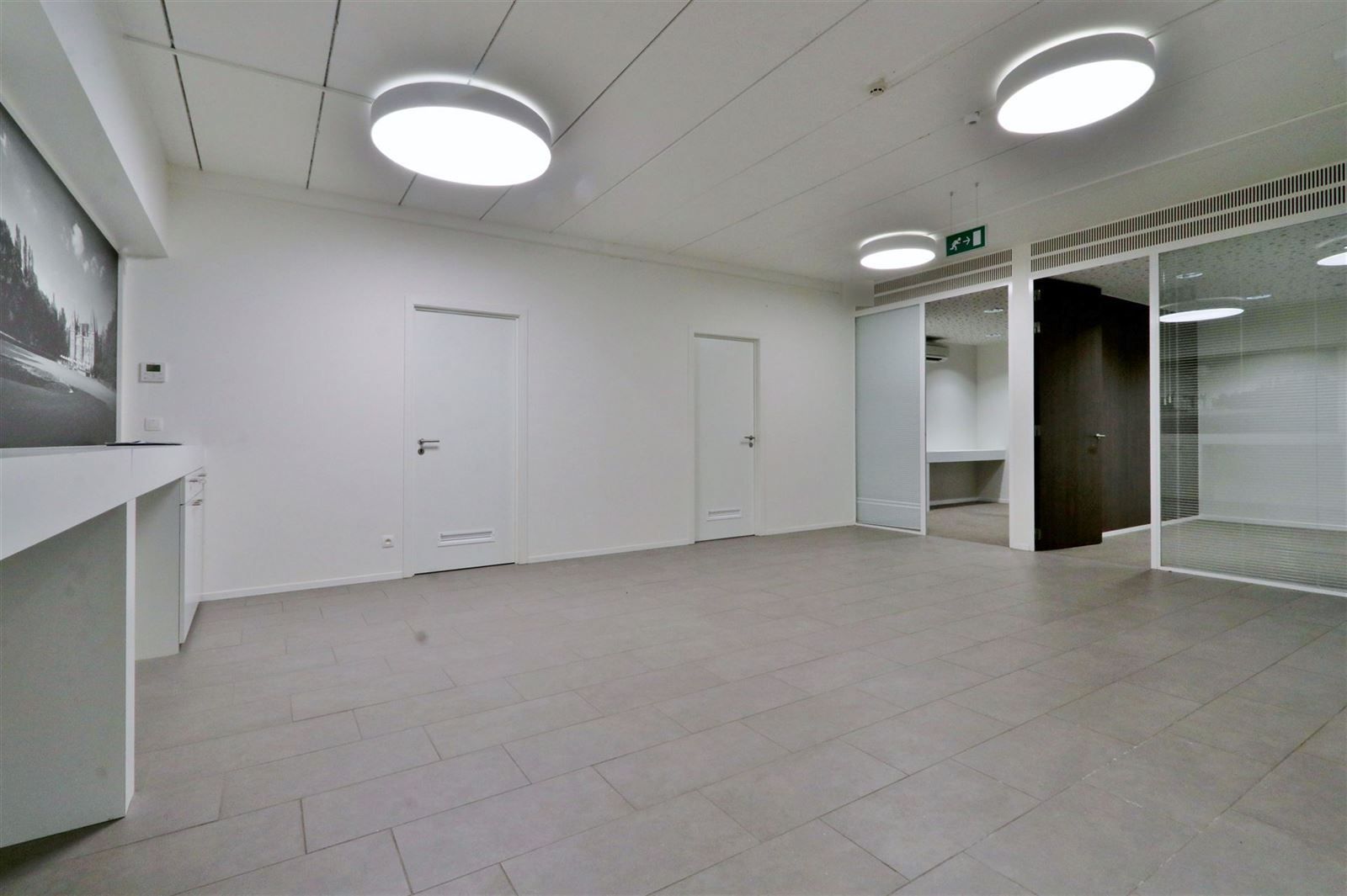 Handelsgelijkvloers te centrum Dworp foto 8