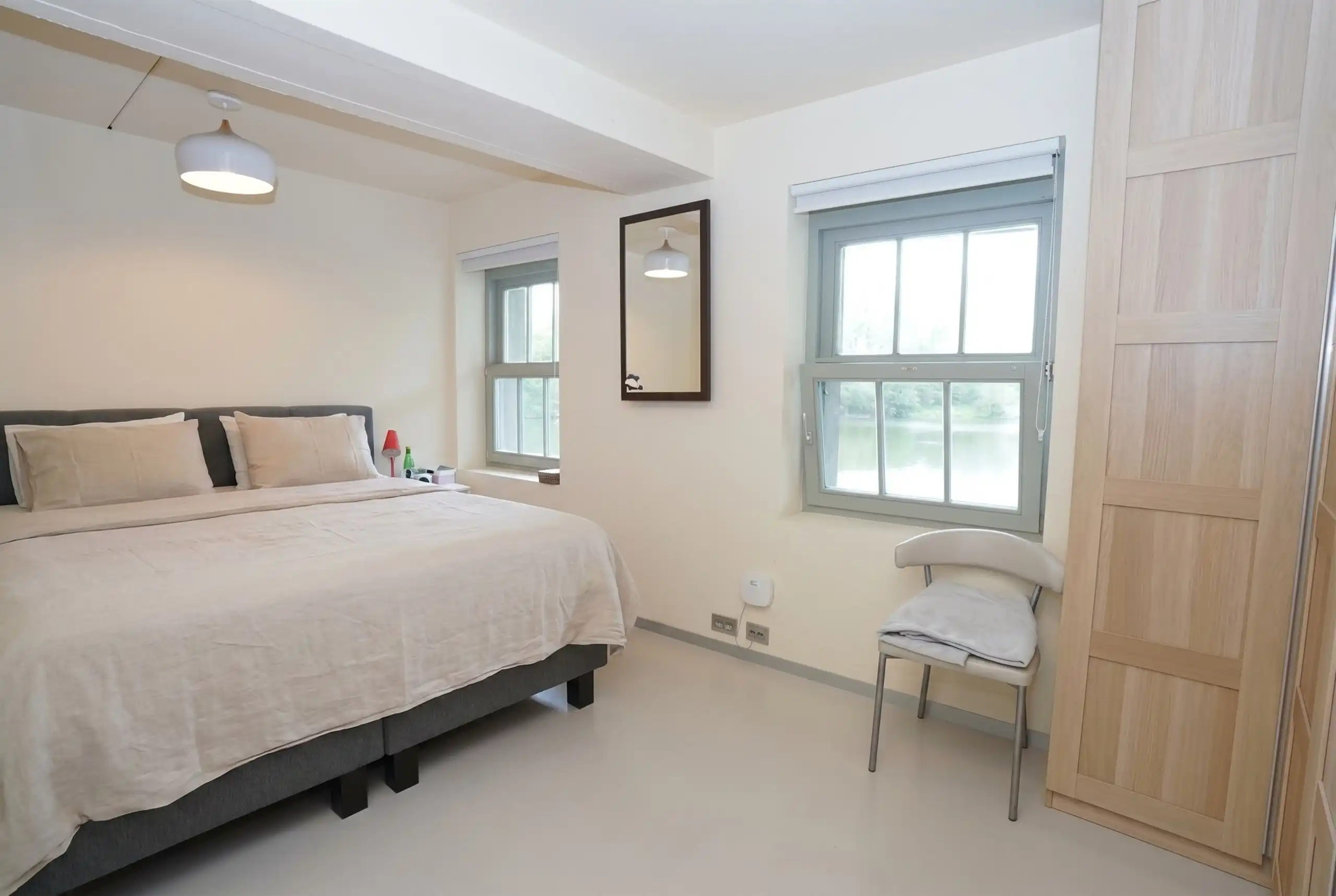Onweerstaanbare loft met zicht op het water! foto 17